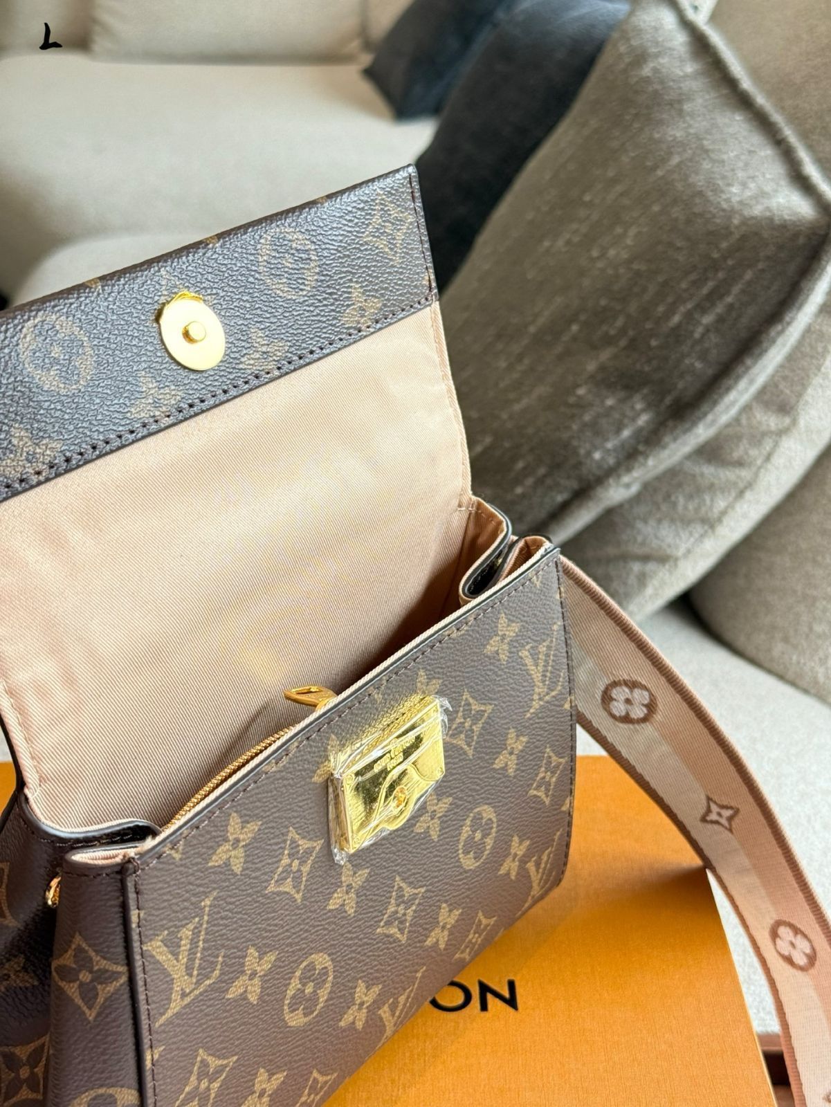 今日特価】LV Cluny Mini Bag ルイ・ヴィトン クルニー ミニ