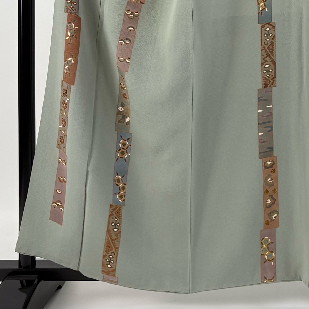 付下げ 身丈159cm 裄丈63cm 薄物 絽 草花 クリーム 正絹 美品 付下げ 身丈159cm 裄丈64.5cm M 袷 短冊 草花 金彩 薄緑 正絹 秀