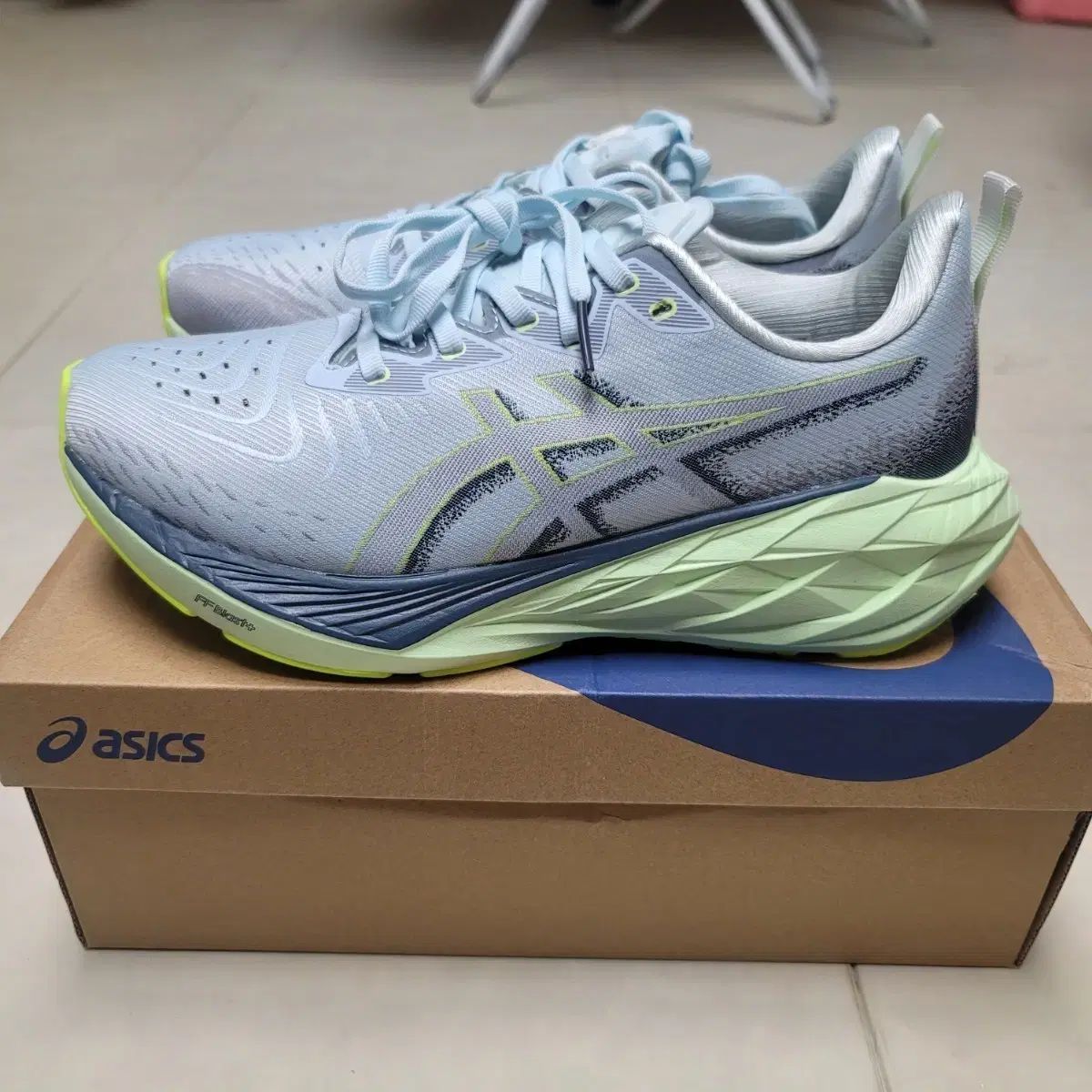 アシックス ノヴァブラスト4 265mm