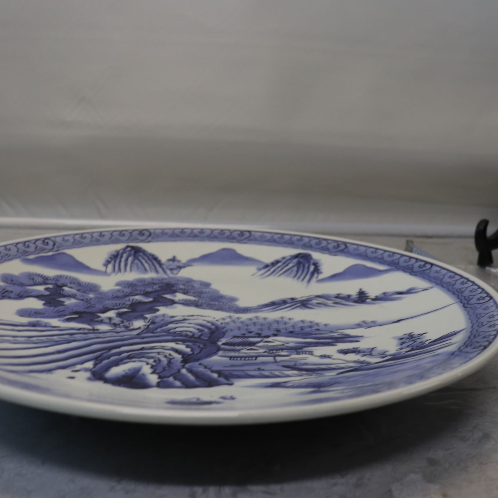 有田焼 飾り皿 中国庭園山水風景図 大皿 40cm 皿 呉須 絵皿 飾皿