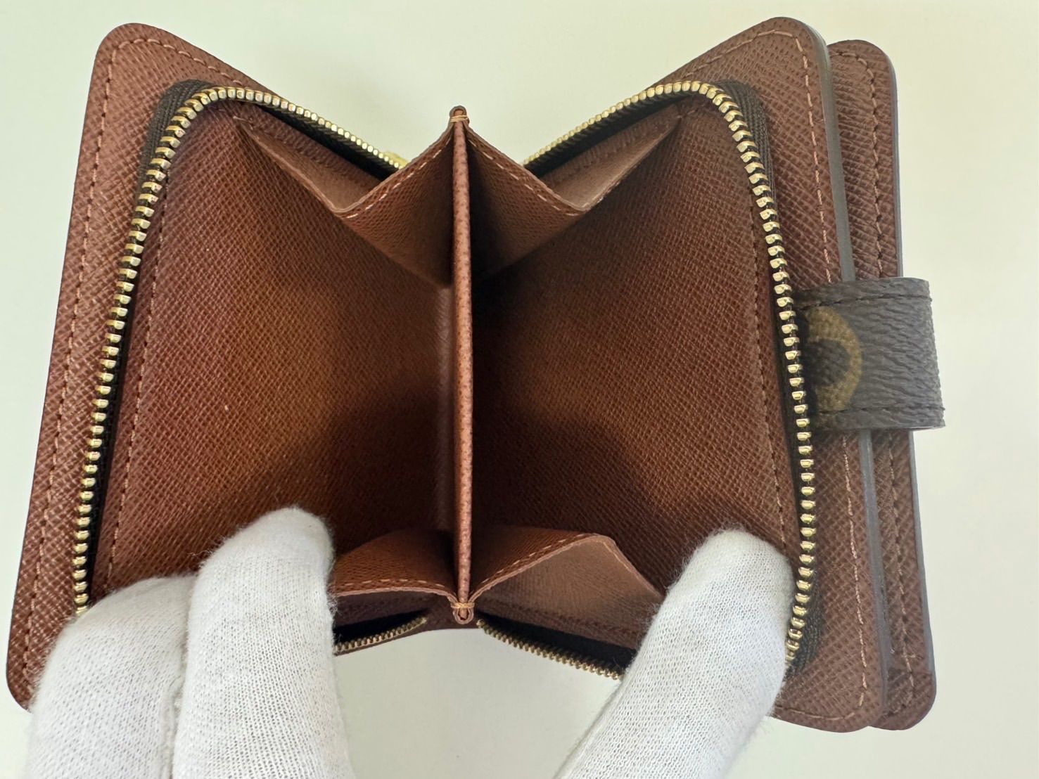 【極美品】ルイヴィトン モノグラム コンパクトジップ 折り財布 二つ折り 茶 極美品】 LOUIS VUITTONルイヴィトン 本物 モノグラム