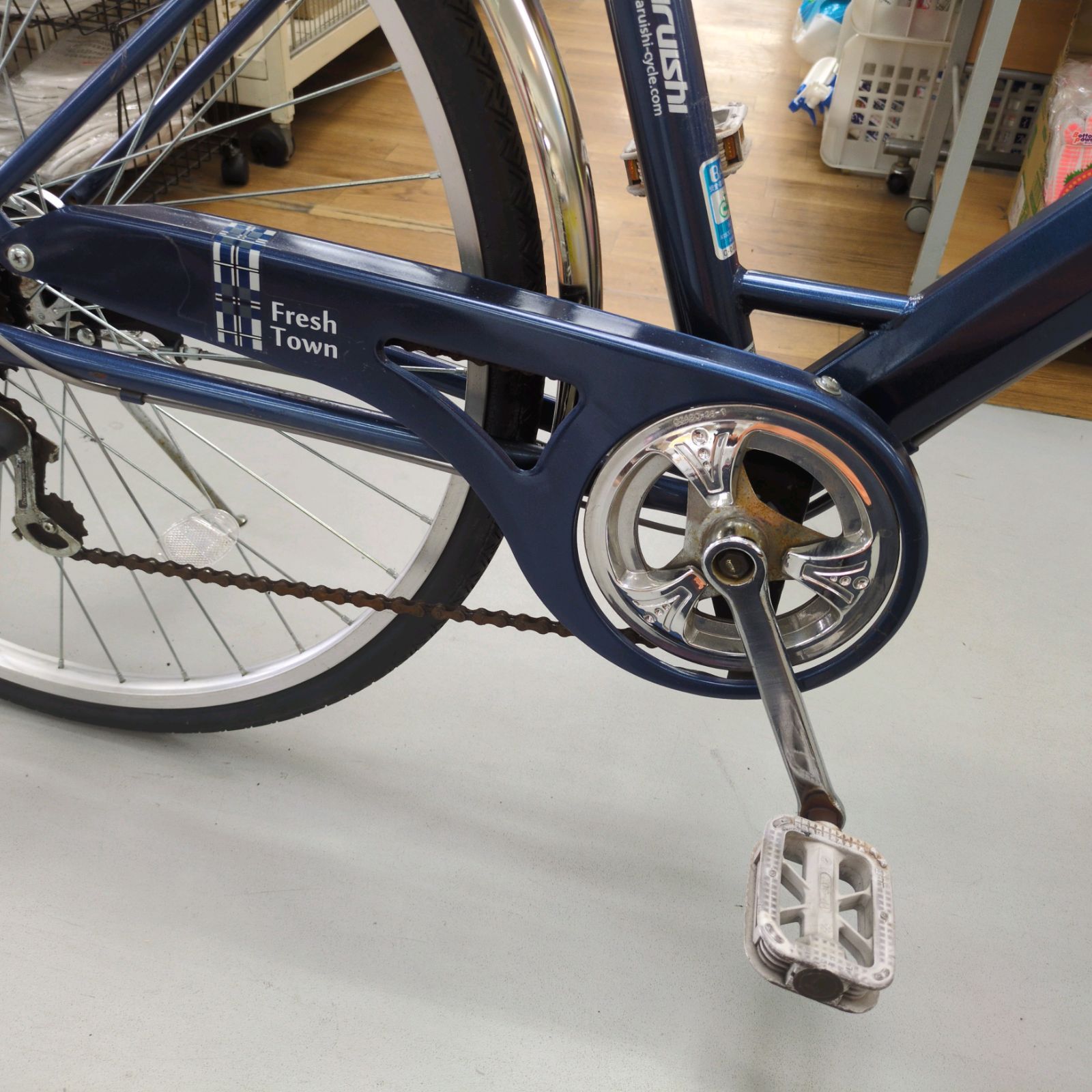 J021 ☆多少のキズ使用感☆軽快自転車☆Fresh Town☆6段☆LEDオート