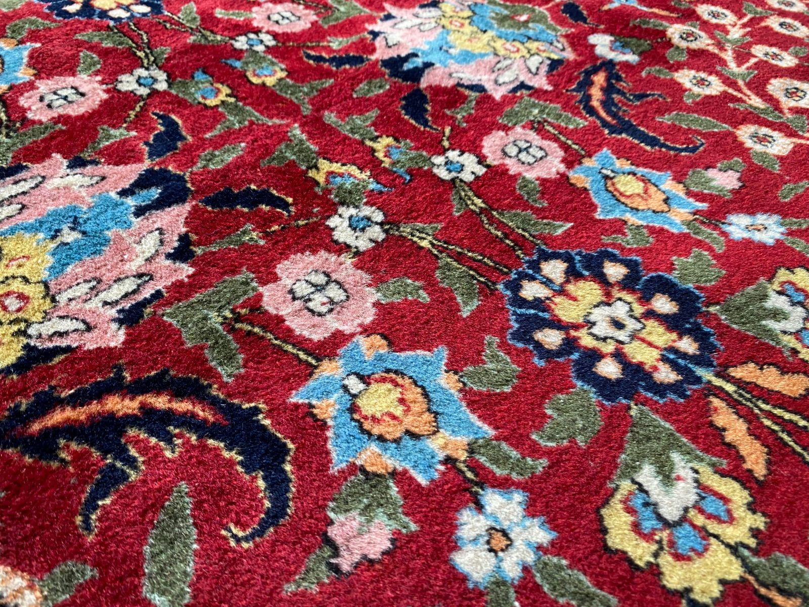 世界一のトルコ絨毯!へレケ な掘り出し物ヴィンテージ1㎝に7目の細かさ新古品の手織へレケ絨毯見事なイズニック柄169×260