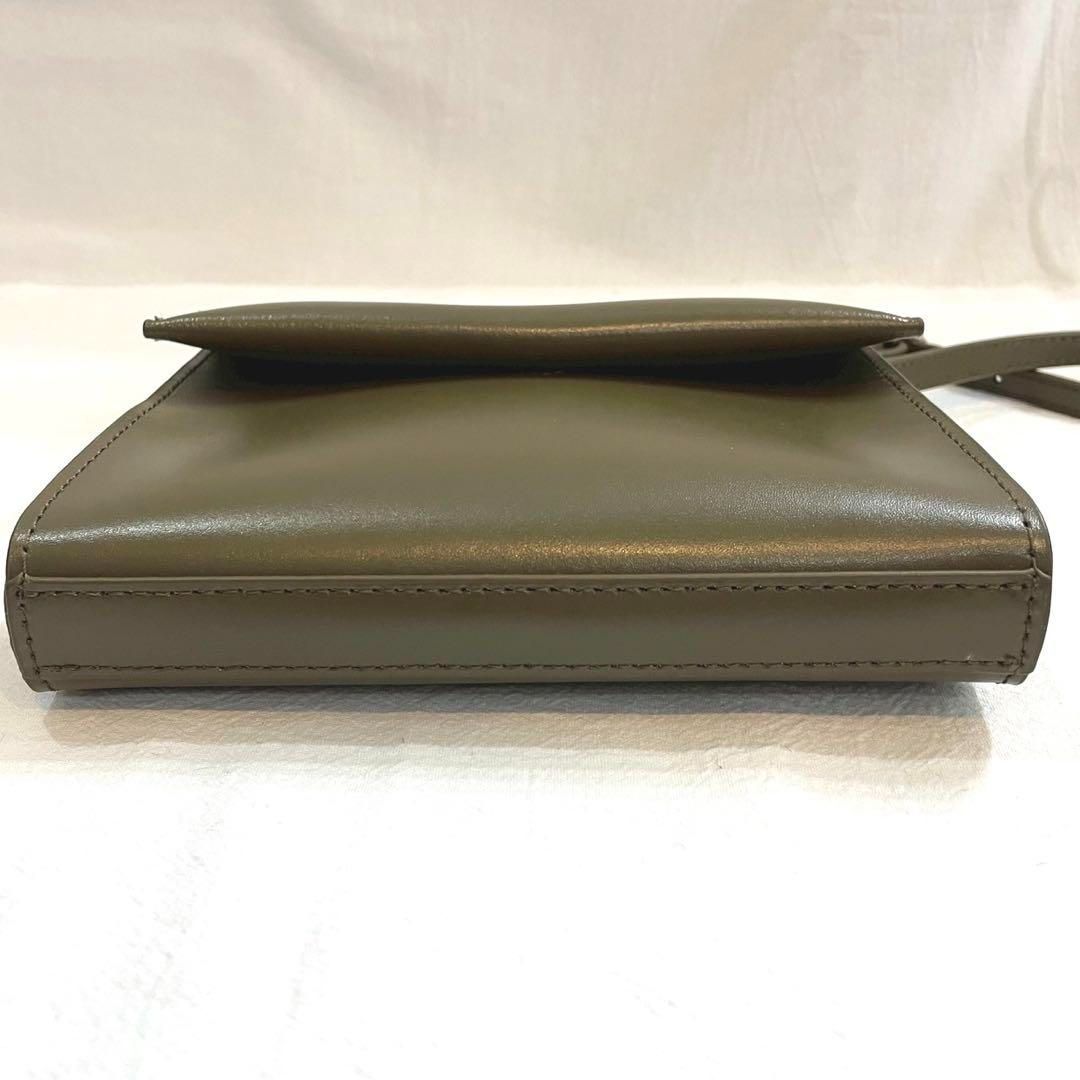 美品✨YAHKI ヤーキ ヴィーガン レザー ショルダーバッグ カーキ スクエア 美品☆ YAHKI ヤーキ ヴィーガン レザー ショルダーバッグ
