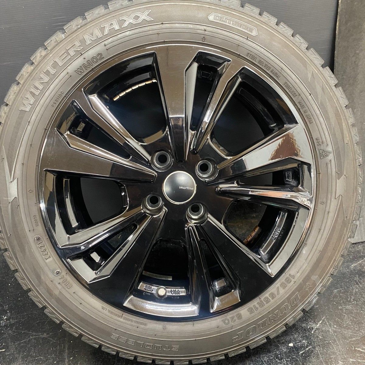 21年製 バリ山 ダンロップ WINTER MAXX WM02 / スマートライン 【 185