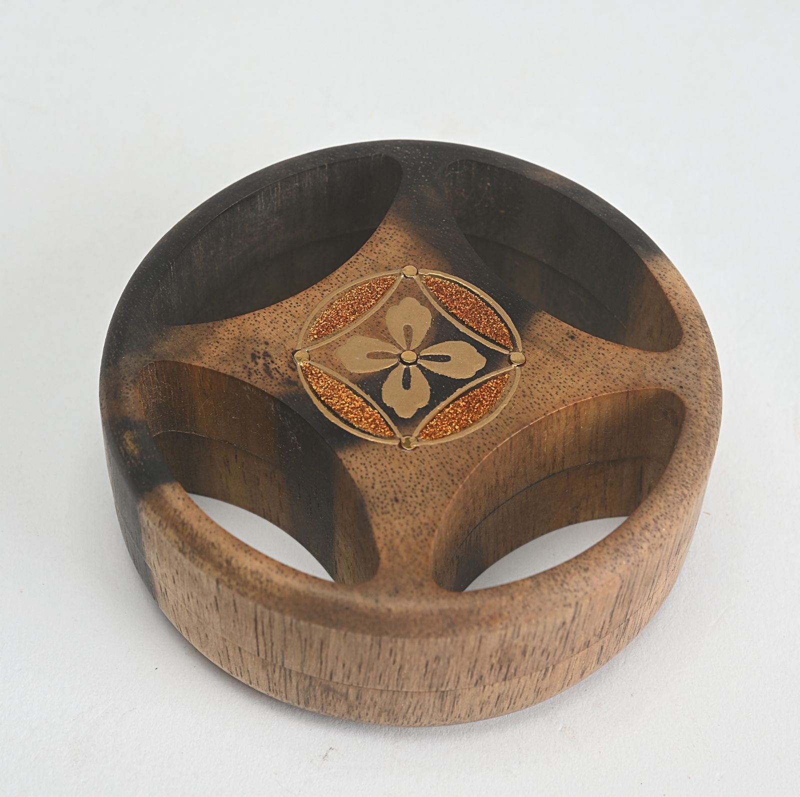 宗隆作 黒柿七宝香合 茶道具 共箱　AZ691 宗隆作 黒柿七宝香合 茶道具 共箱 AZ691 - メルカリ