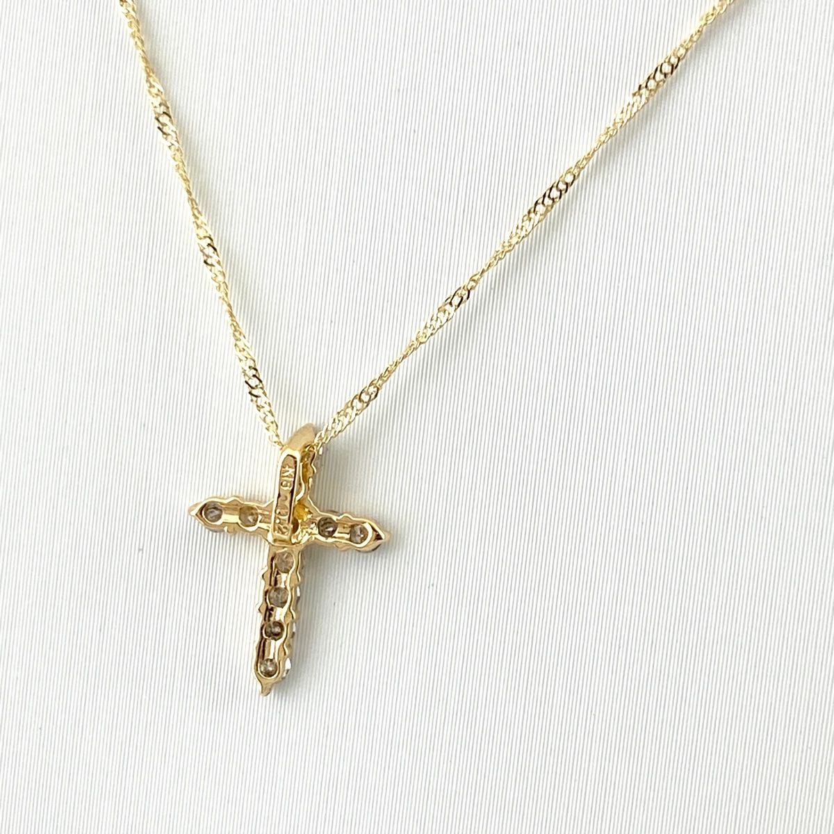 クロスモチーフ デザインネックレス YG イエローゴールド ペンダント メレダイヤ 十字架 ネックレス K18 ダイヤモンド レディース