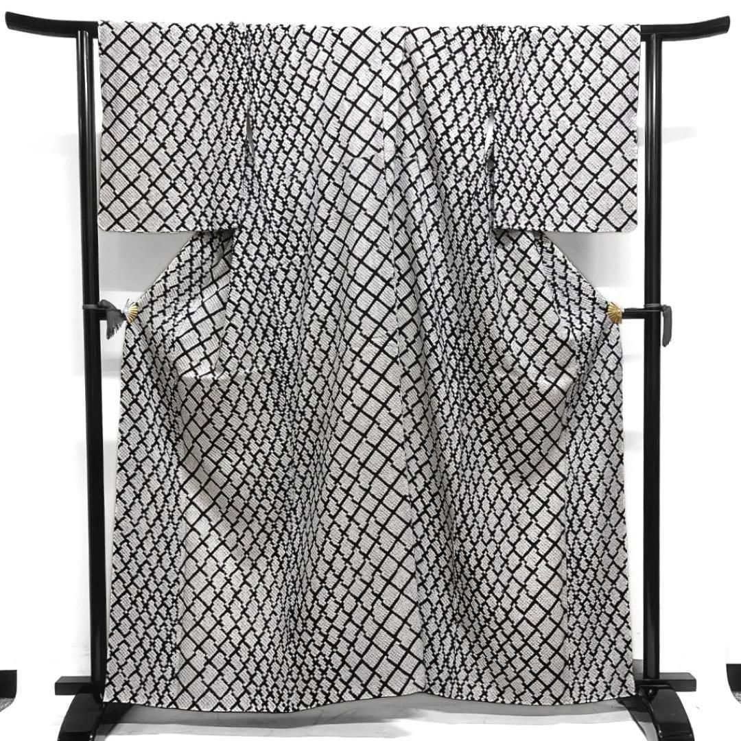 きぬたや　小紋　総絞り　菱　モノトーン　白黒　鹿の子　お洒落　着物　124a d きぬたや 小紋 総絞り 菱 モノトーン 白黒 鹿の子 お洒落 着物 124a d 藤娘