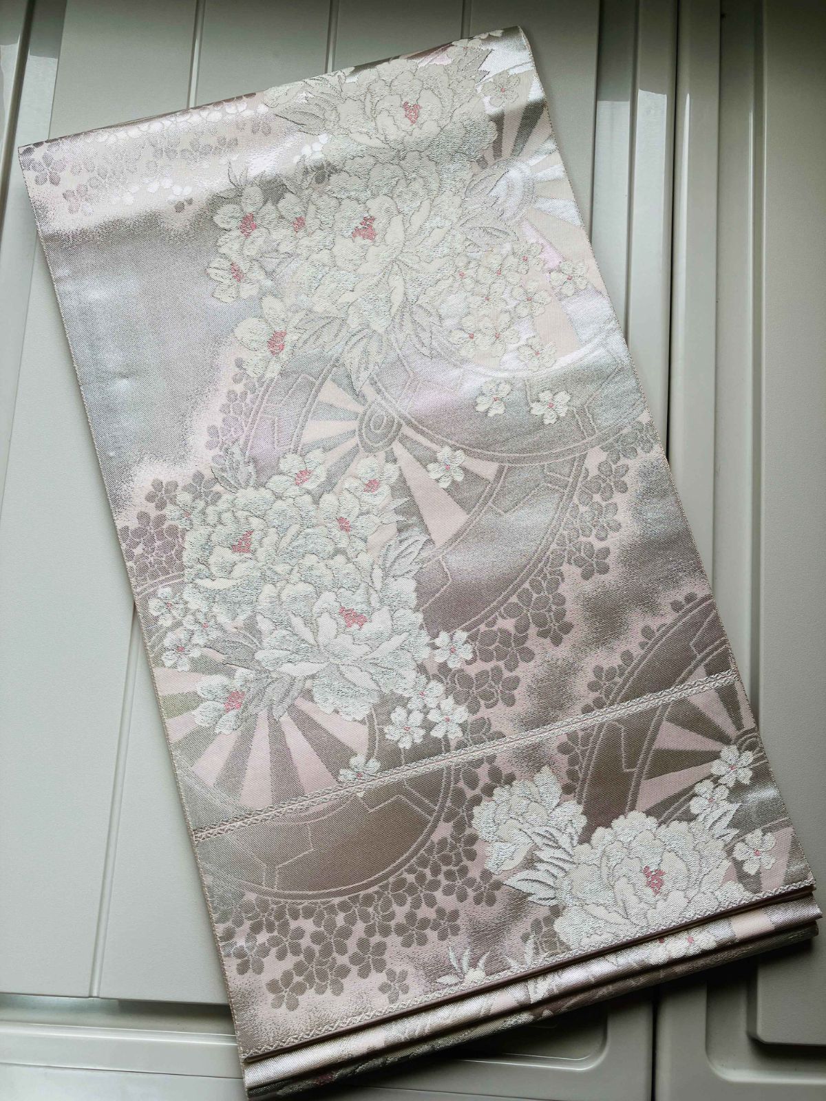 袋帯 正絹 / 銀色系 シルバー系 / 草花文 さくら 桜 幅約31cm 着物帯 TCS