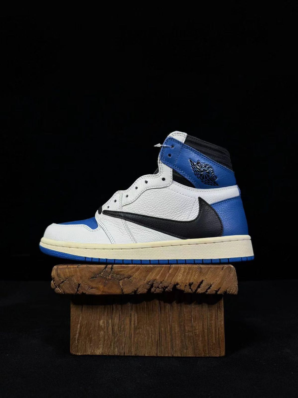 TRAVIS SCOTT × FRAGMENT DESIGN × NIKE AIR JORDAN 1 RETRO HIGH OG SP "MILITARY BLUE" SAIL/BLACK-MILITARY BLUE-SHY PINK