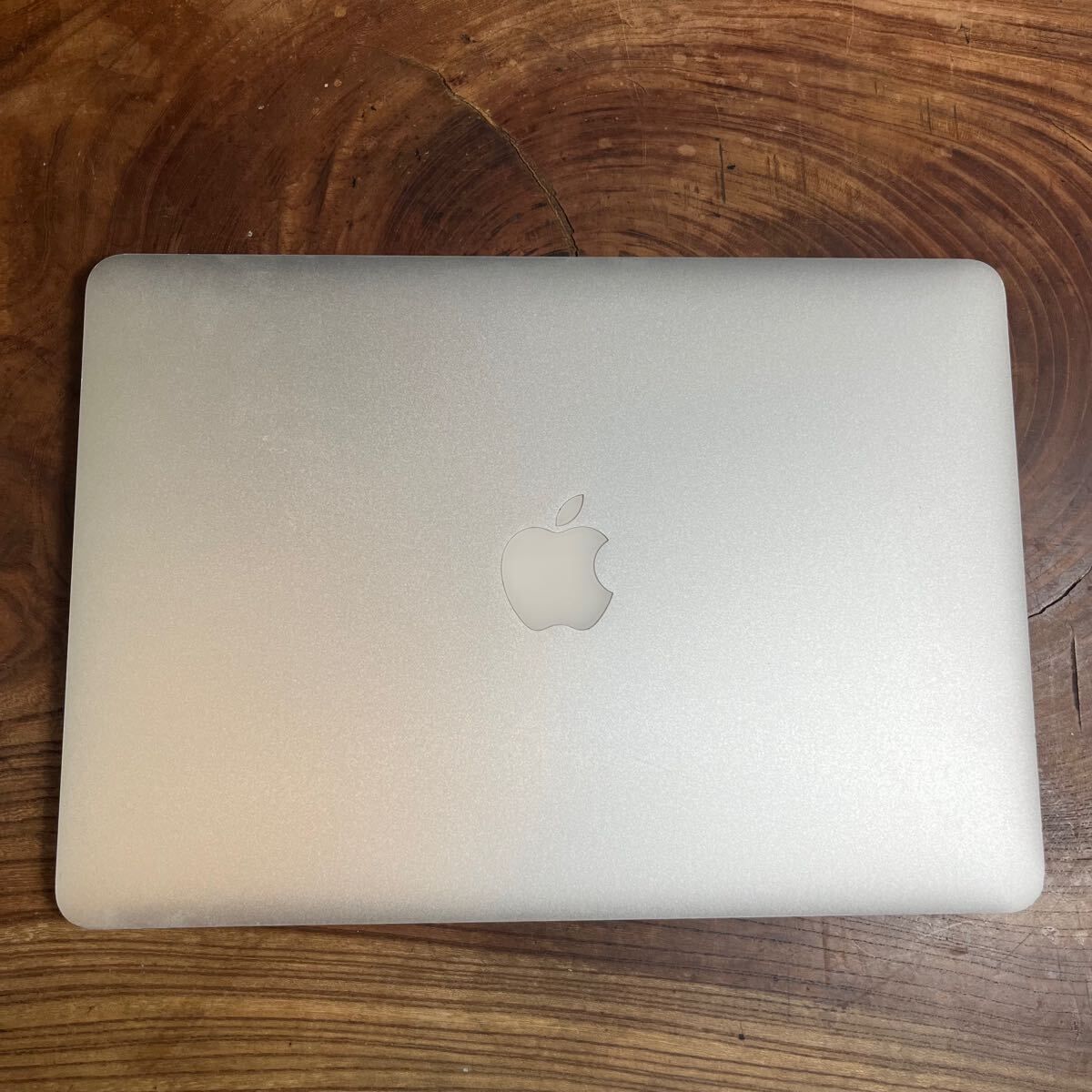 【美品・初期化済】MacBook Air 13インチ 2015年／箱・付属品完備 13インチMacBook Air [整備済製品] 8コアCPUと10コアGPUを搭載