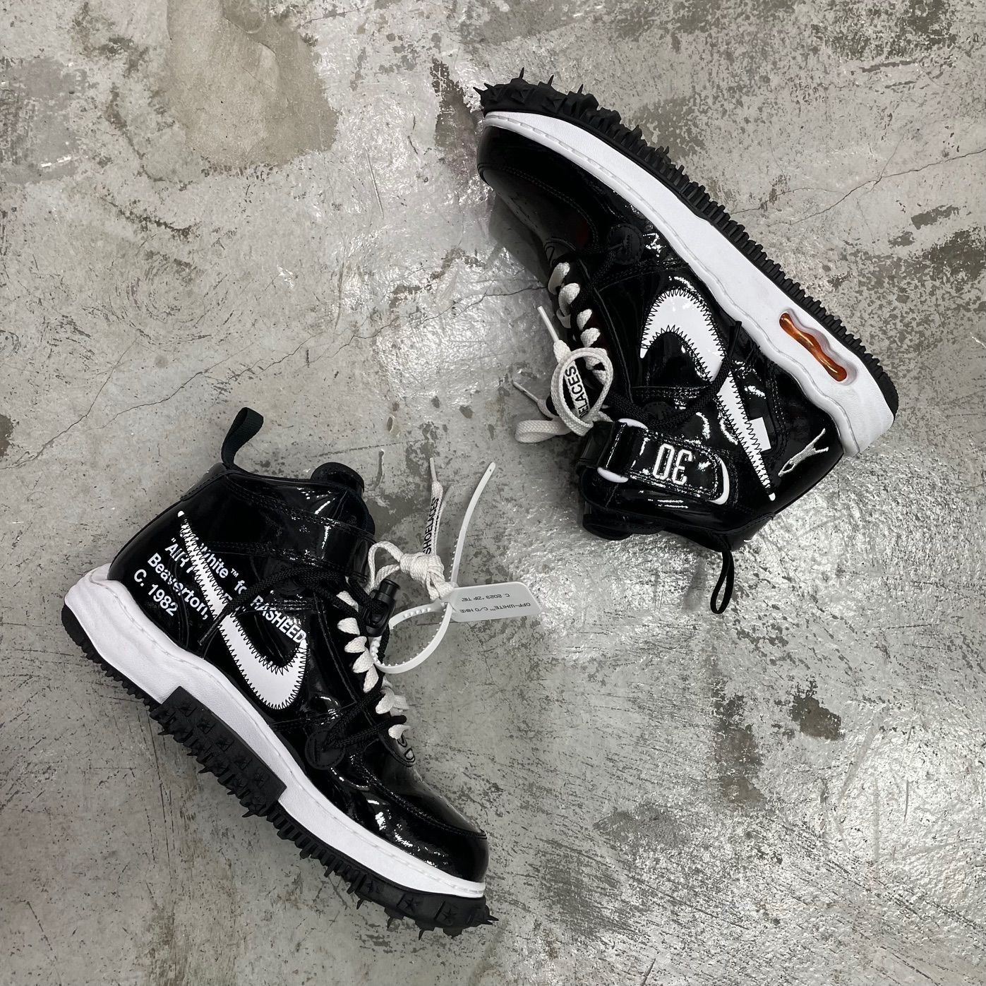Off-White Nike Air Force 1 Mid Sheed DR0500-001 コラボ