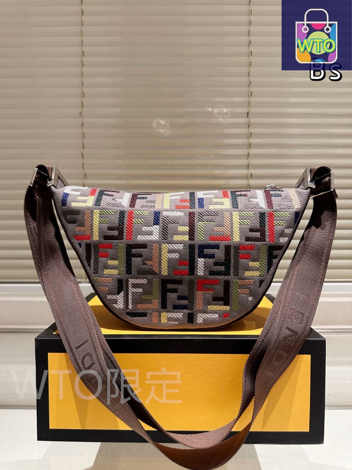 今日特価】Fendi フェンディ 新作クロスボディバッグ 360度死角