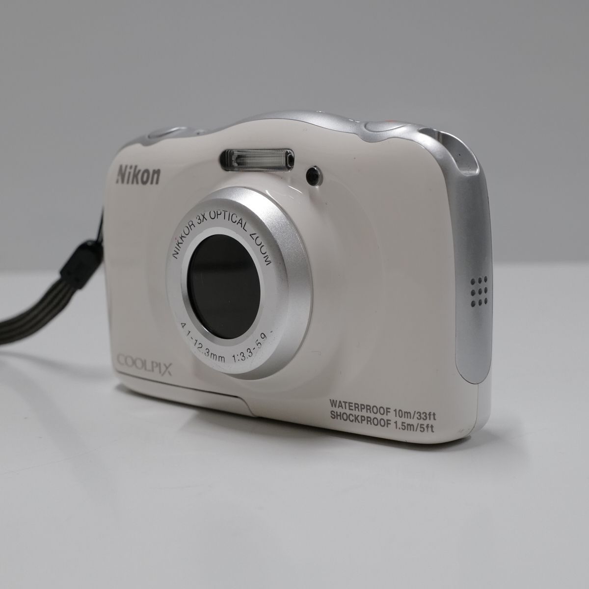 【完動品】Nikon COOLPIX S33 防水コンデジ ホワイト 動作確認済 美品 COOLPIX S33 ホワイト コンデジ Nikon 180 【公式通販】