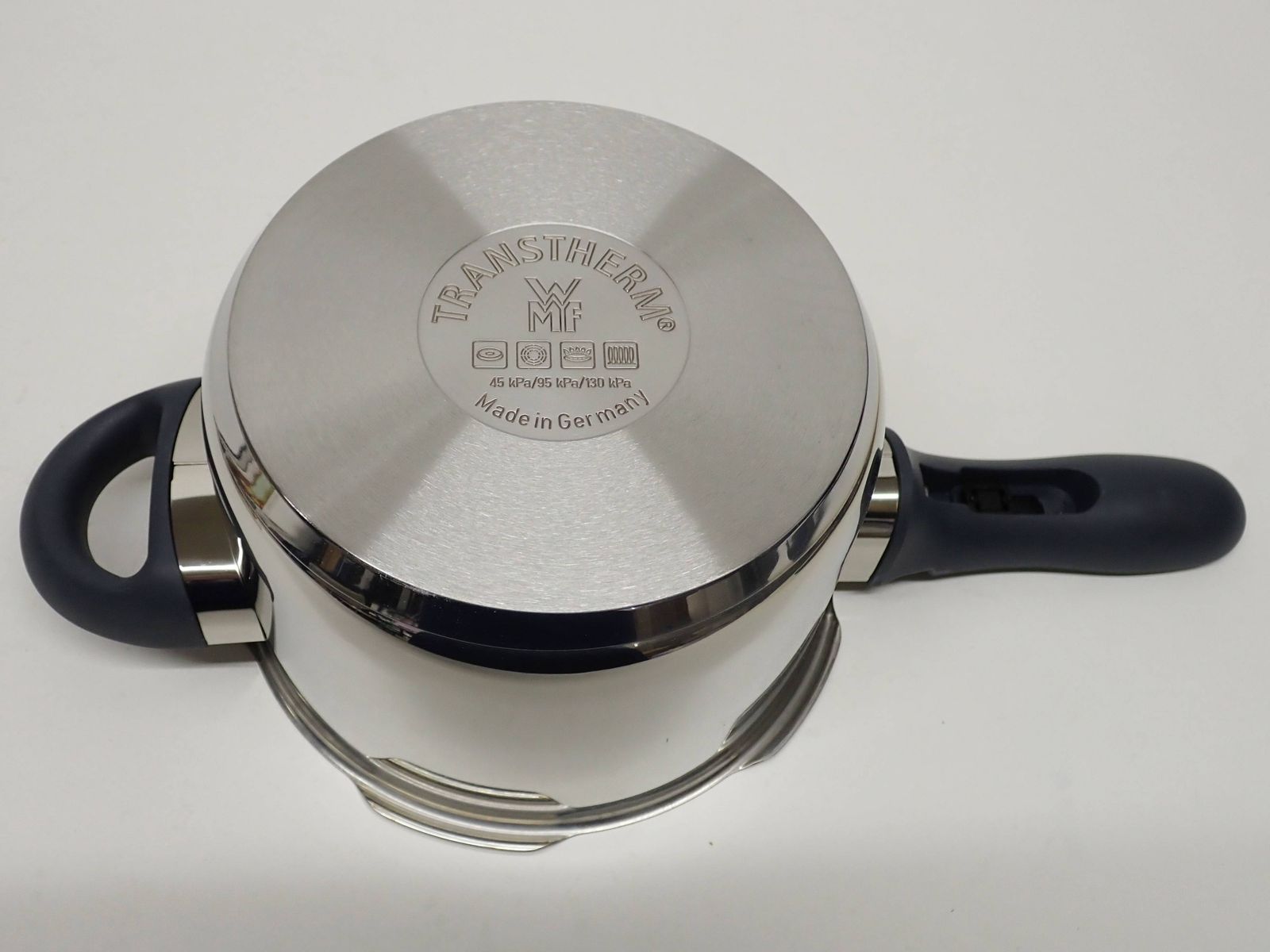 WMF Perfect Plus 2.5 圧力鍋(蒸し器,ガラス蓋,レシピ本付） WMF圧力鍋