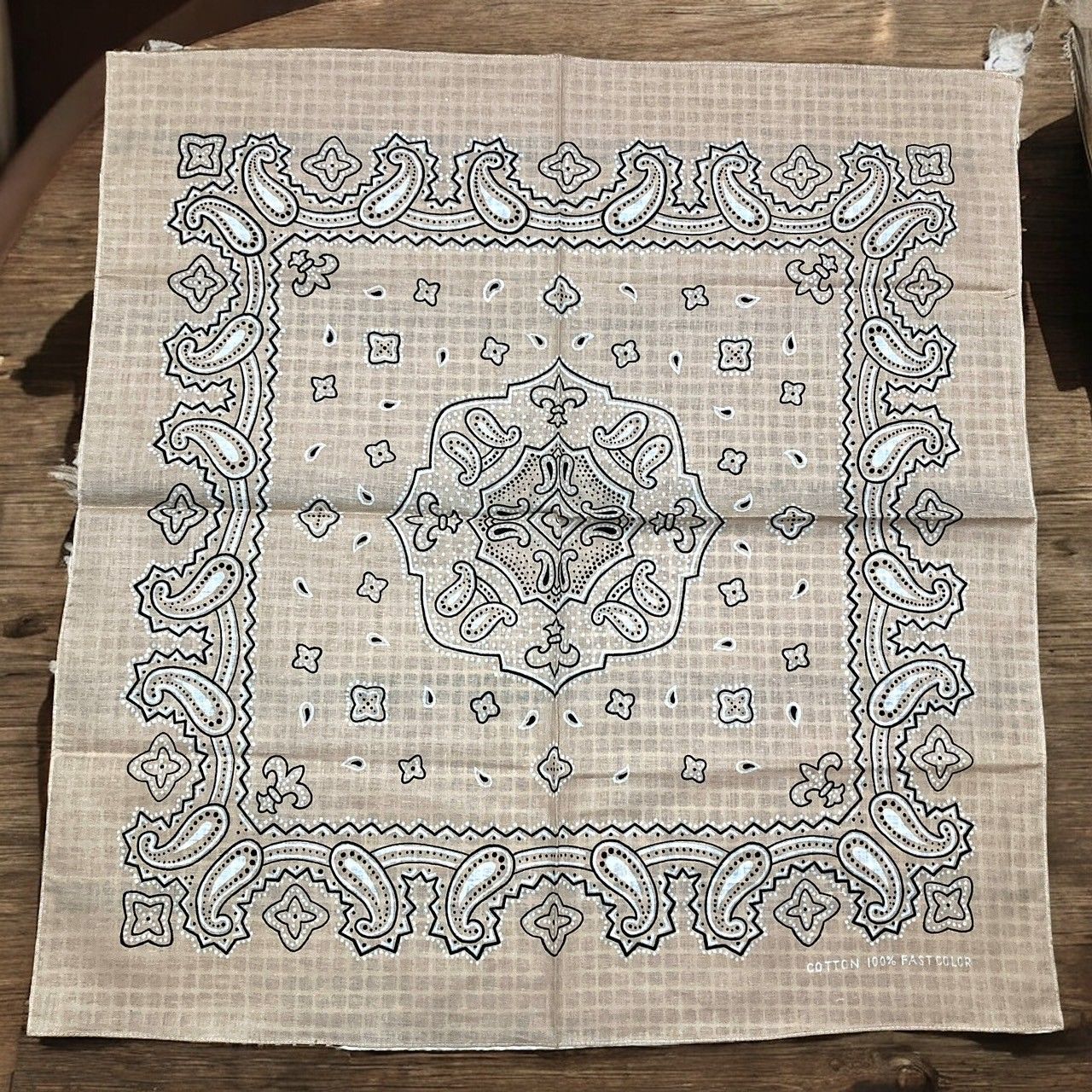 ⭐︎ バンダナ ベージュ ペイズリー 新品 アクセサリー 小物 メンズ