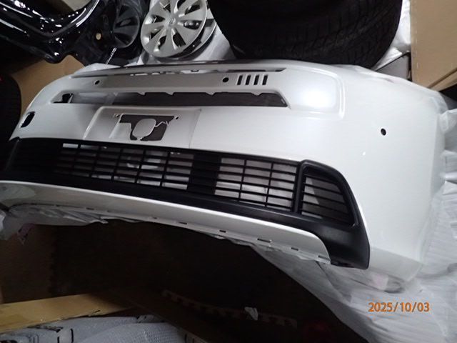 フリード GT1 GT3 GT5 GT7 フロントバンパー ロアグリル パールホワイト 71101-33f-j000 b