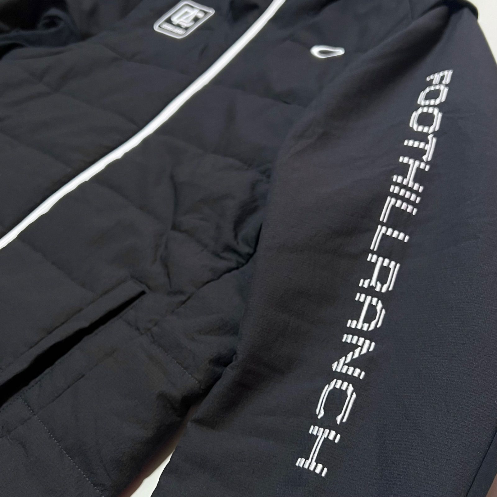 メンズ 美品 オークリー ゴルフ 中綿ジャケット L ブラック 2WAY