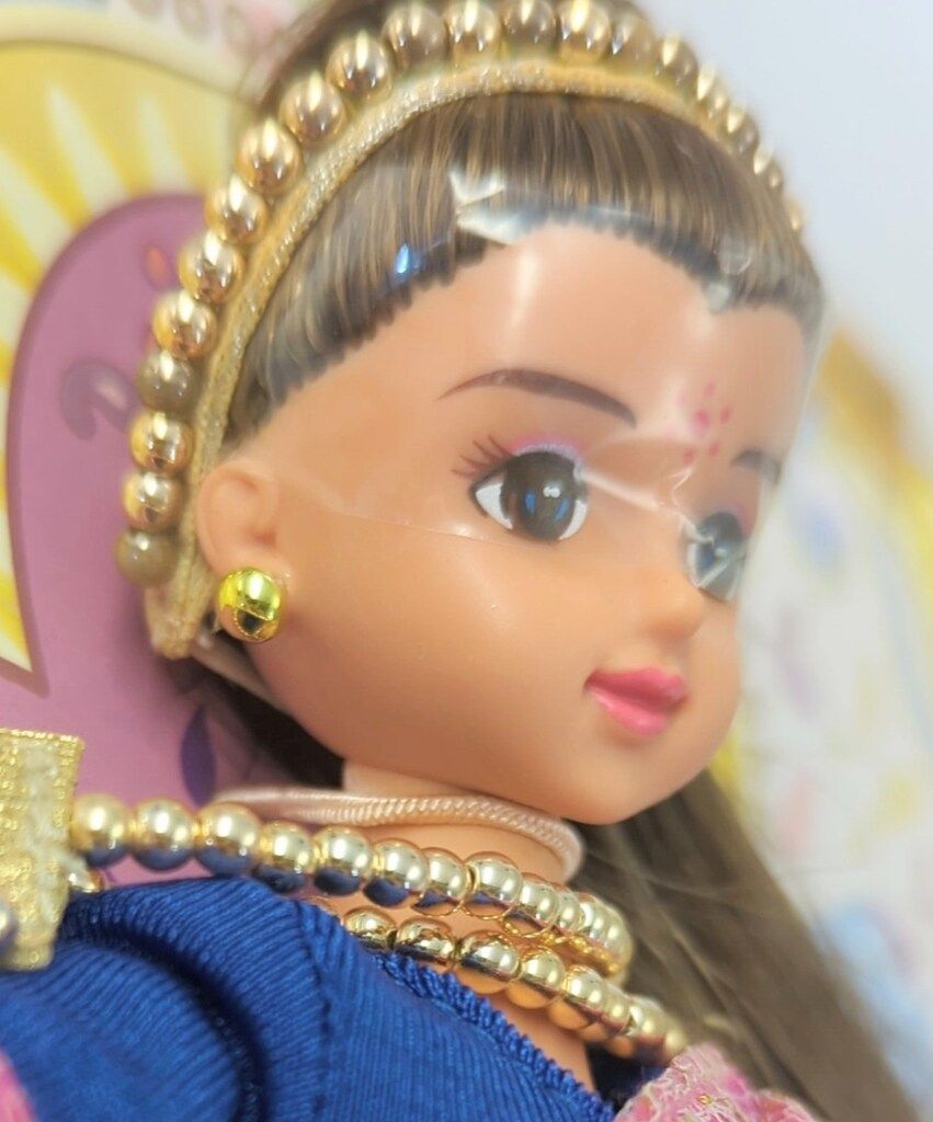 タカラ ワールドコレクション ジェニーフレンド インド ナオミ