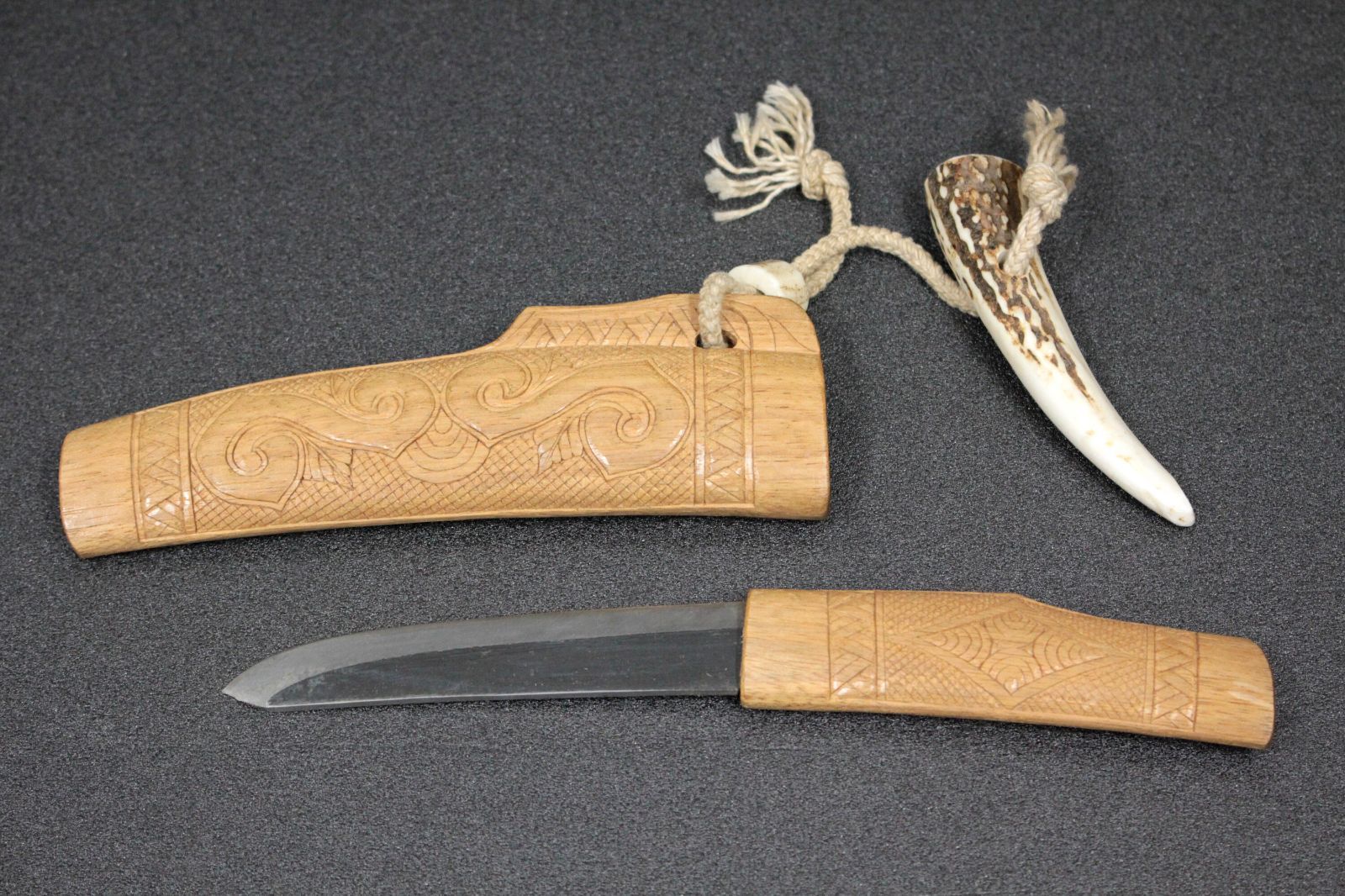 藤戸幸夫 「マキリ」 木彫り 藤戸幸夫 『マキリ』 彫刻（木） - 北海道画廊