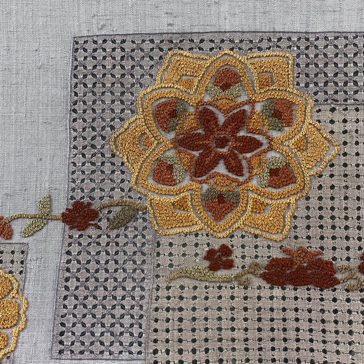 名古屋帯 美品 秀品 紬地 華文 草花 相良刺繍 汕頭刺繍 青灰色 正絹 
