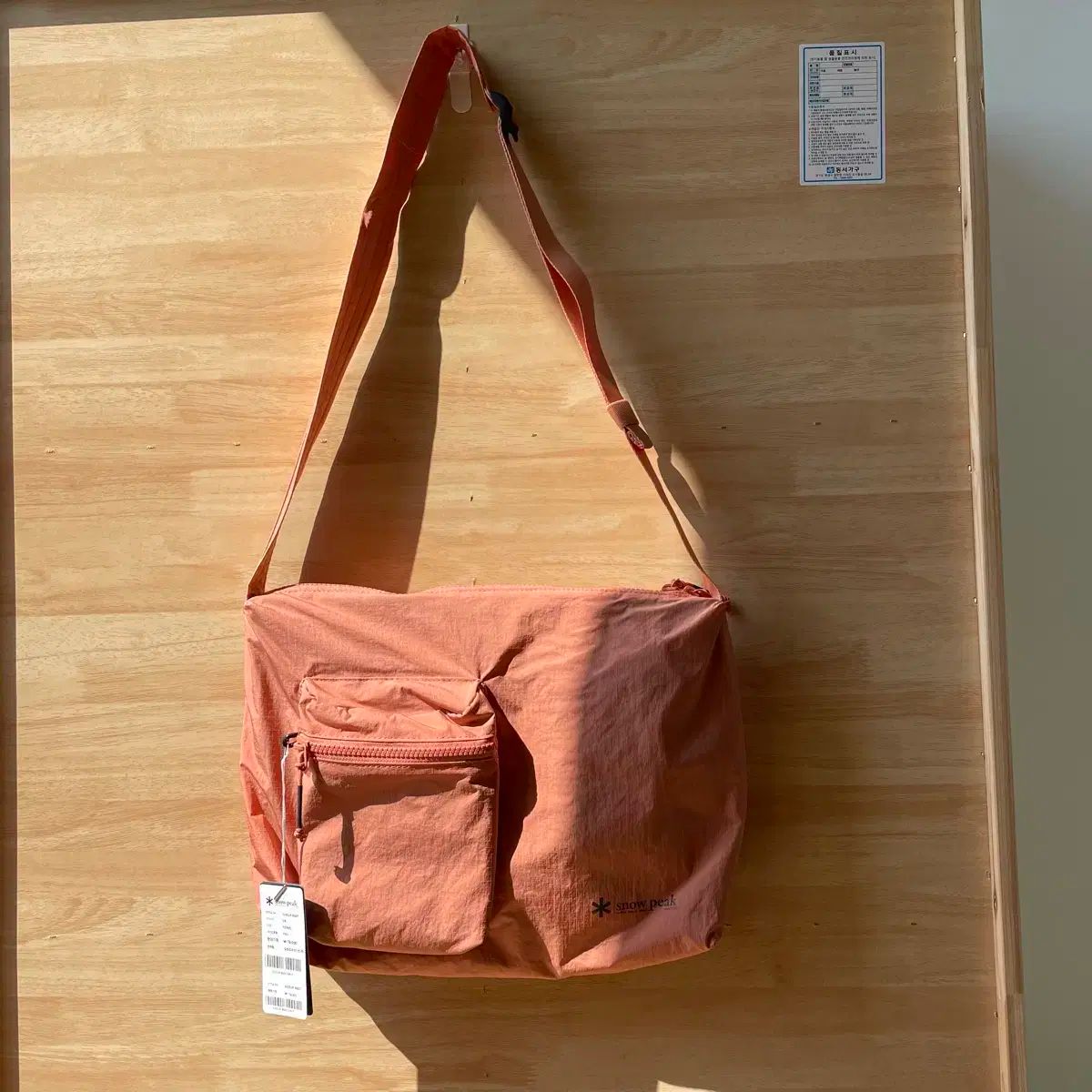 2 寿司 着用 スノーピーク ピンク クロスバッグ 79 000