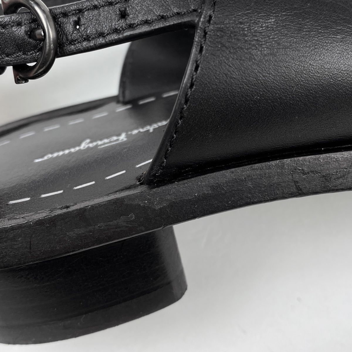  サルヴァトーレフェラガモ Salvatore Ferragamo ダブルガンチーニ トングサンダル 靴 サンダル レザー ブラック レディース その他 靴