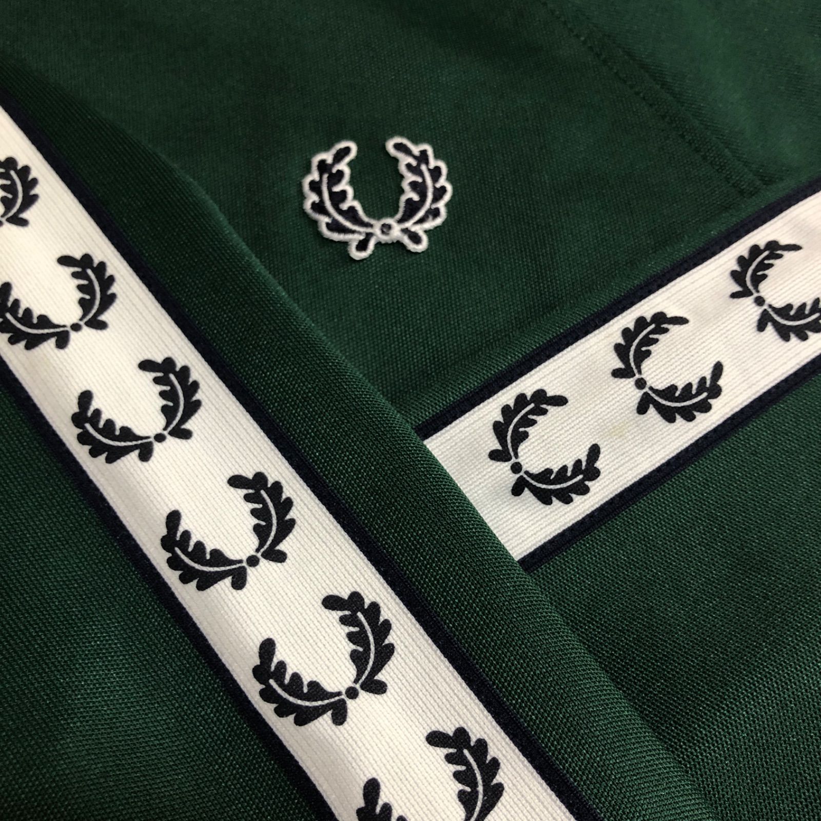 Fred Perry⭐️トラックジャケット/ジャージ M 刺繍/テープ月桂樹