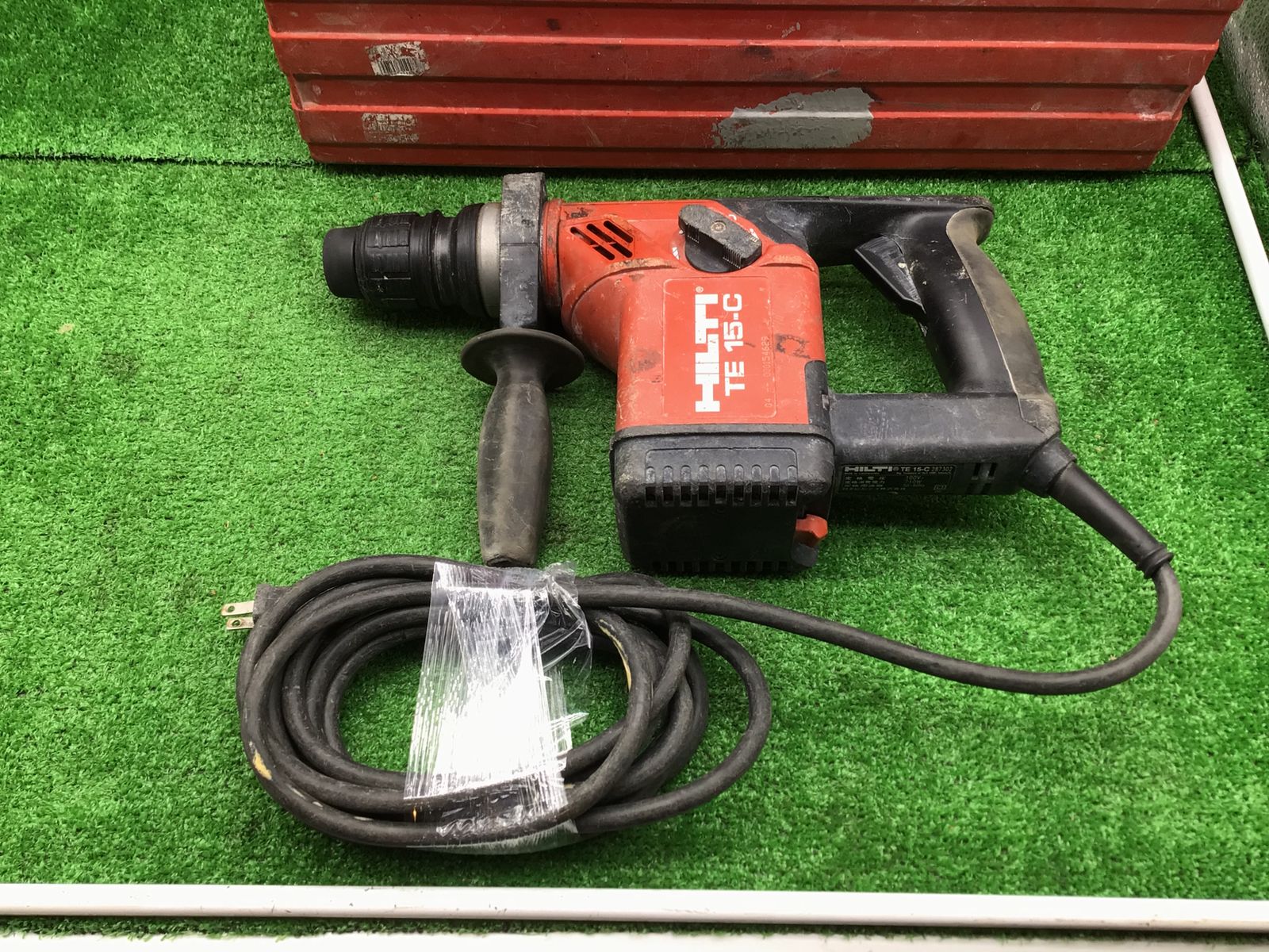 【現状渡し/領収書発行可】☆HILTI/ヒルティ ロータリーハンマドリル TE15-C [ITGW62Z37UOE][エコツール笠寺店]