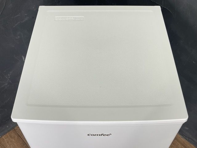 美品 送料無料 コンフィー ノンフロン冷凍冷蔵庫 【中古】comfee