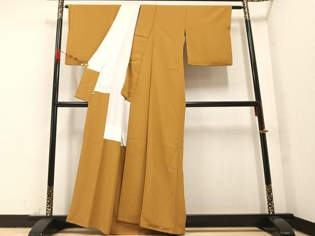 上質な色無地 黄唐茶色