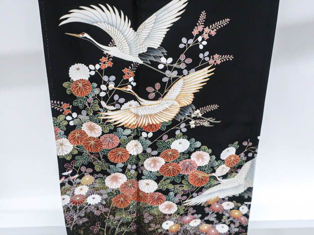一輝堂】リサイクル着物 黒留袖 金彩 金駒刺繍 鶴 紋 比翼仕立て