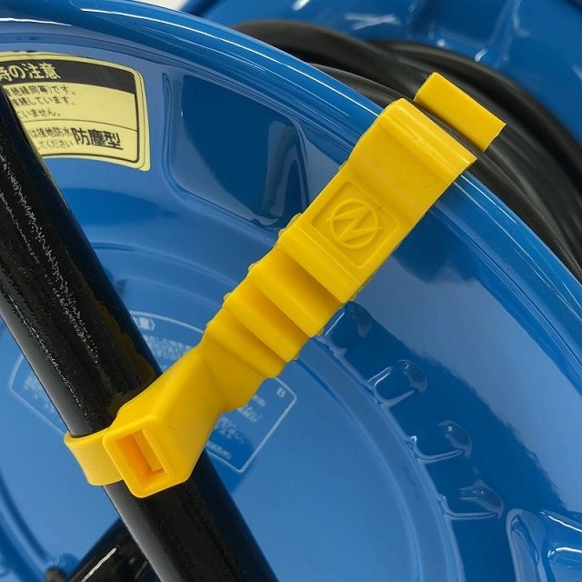 100V