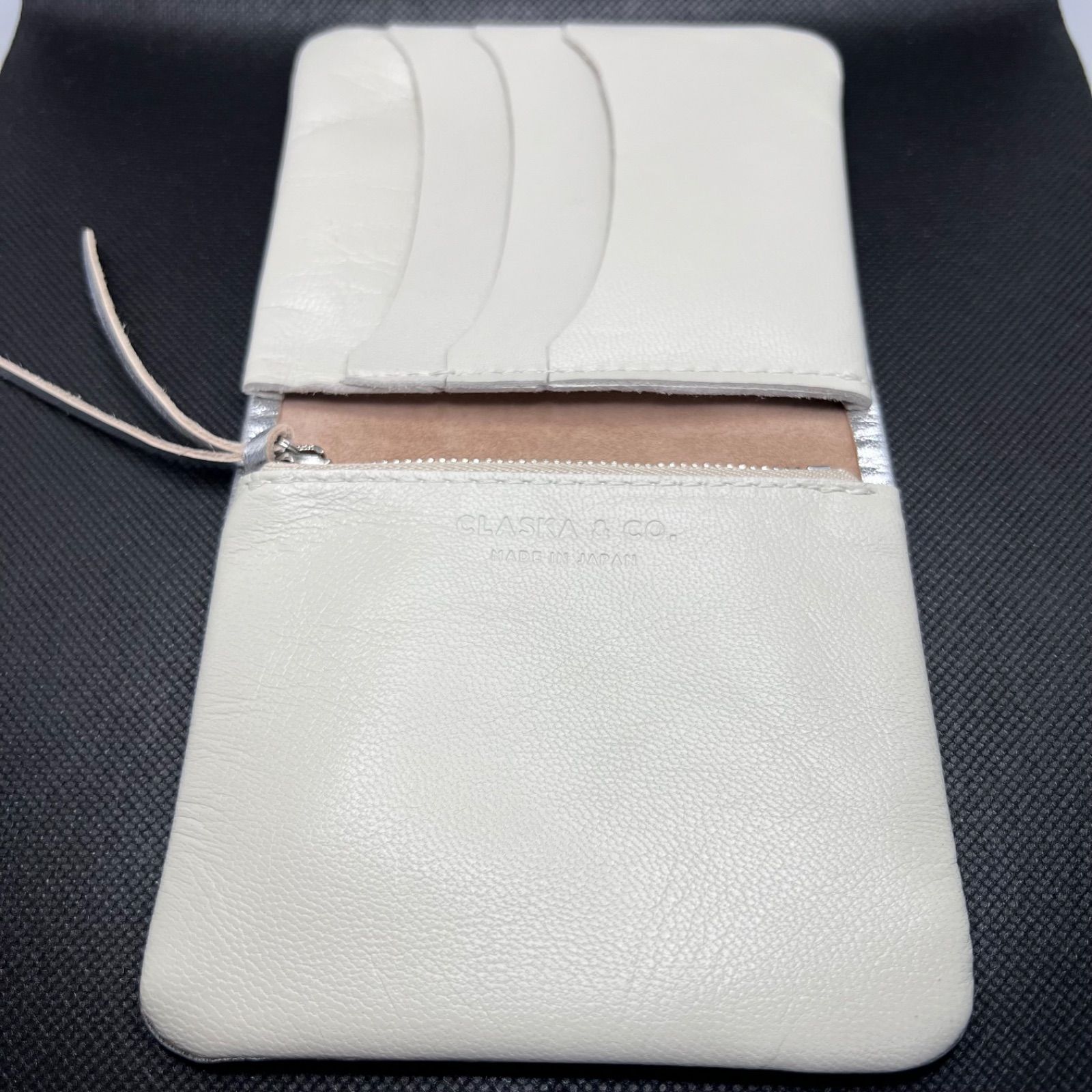 【新品未開封タグ付】CLASKA&CO クラスカ シルバー レザー 財布 CLASKA&CO クラスカ シルバー レザー 財布 - メルカリ
