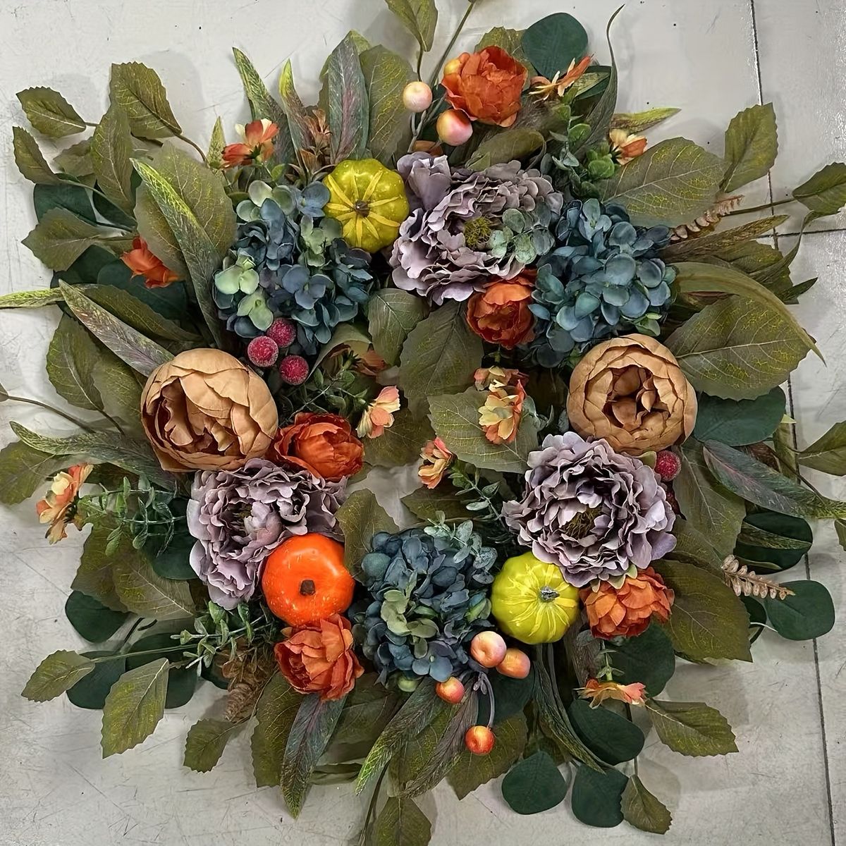  秋の感謝祭 大型デコレーションリース 壁掛け アジサイ 牡丹 カボチャ付き 収穫祭飾り付け 玄関ドア装飾 プラスチック製 電気不要 リース フラワー ガーデニング