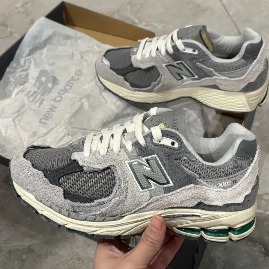 新品スニーカー男女兼用 並行輸入品【New Balance】 2002R Protection Pack Rain Cloud☆M2002RDA -  メルカリ