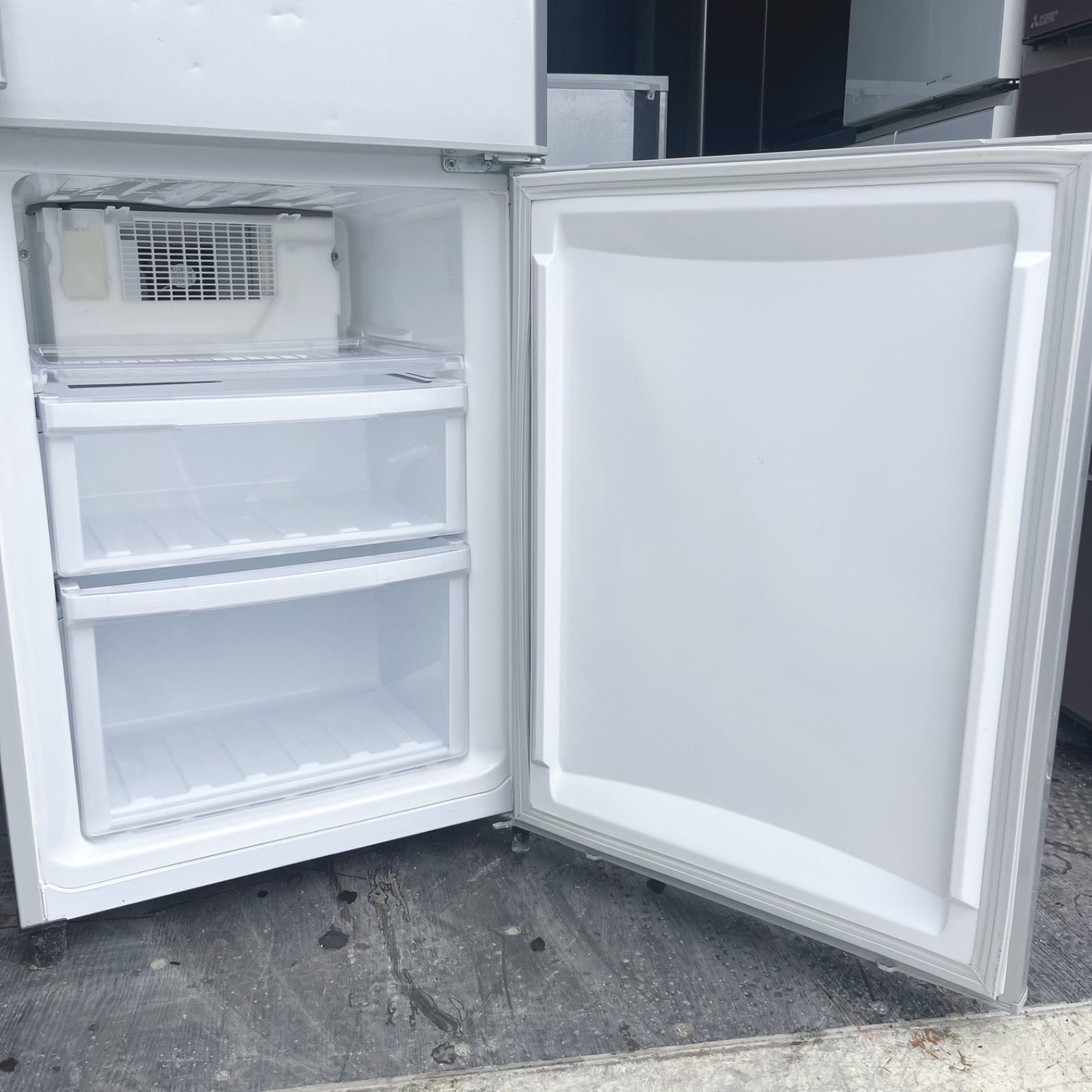 5取付無料！完動品！三菱スタイリッシュシルバー大きめ256L冷蔵庫！洗濯機 5取付無料！完動品！三菱スタイリッシュシルバー大きめ256L