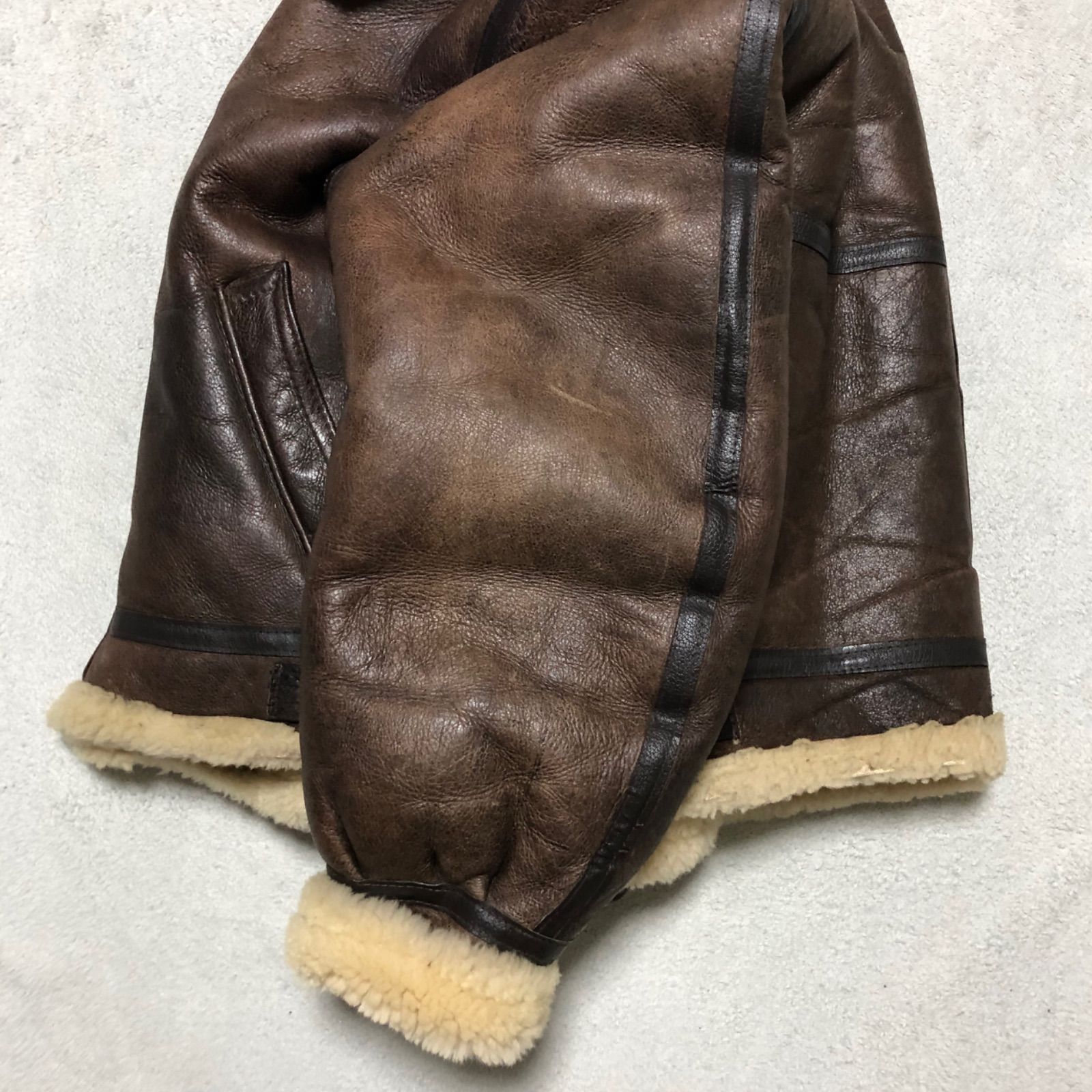 AVIREX USA製 B-3 フライトジャケット ムートン ボア ロゴ刻印