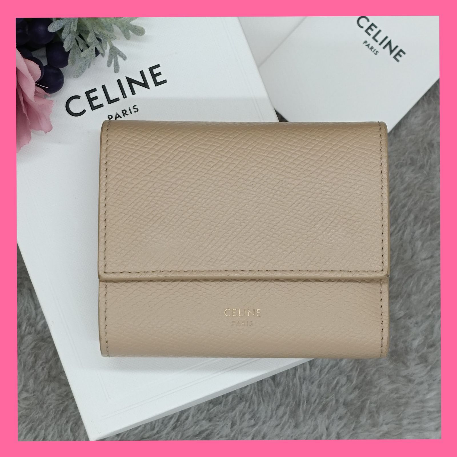 CELINE 》 セリーヌ スモールトリフォールドウォレット グレインドカーフスキン コンパクトウォレット 3つ折財布 本革 ベージュ系 保存BOX付  送料無料・匿名配送・最短即日発送いたします！ 810 - メルカリ