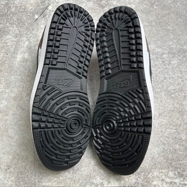 ブラウン ホワイト