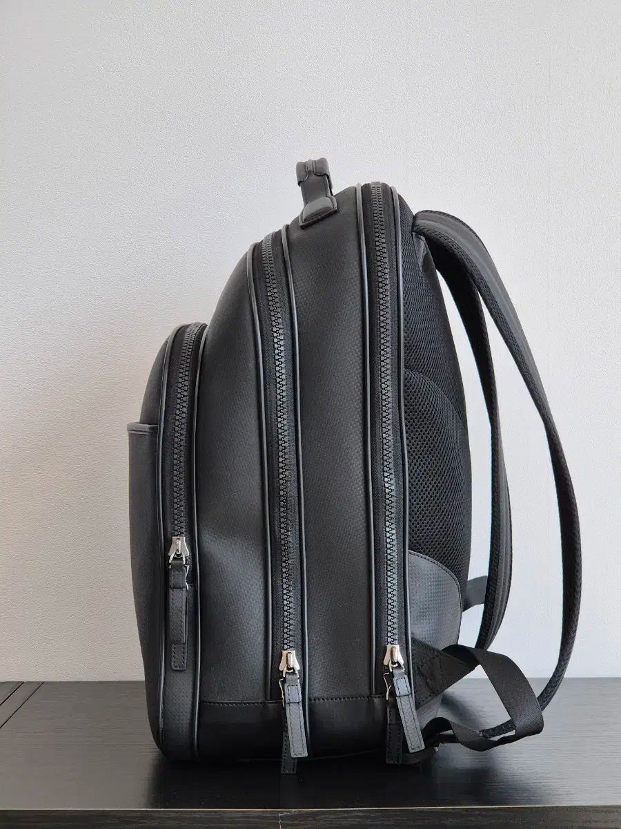 Montblanc ブラックバックパックサルトリアル　ミディアム MONTBLANC（モンブラン） デイバック リュック サルトリアル