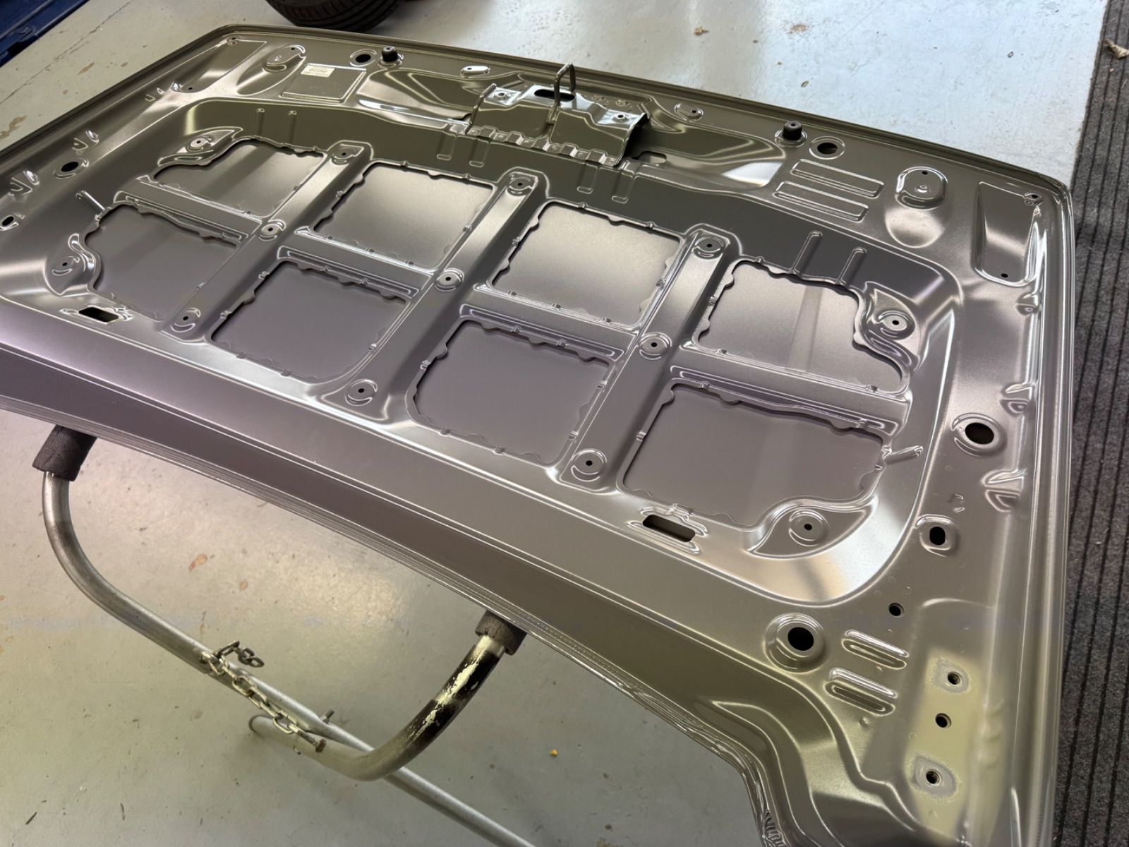 ジムニーシエラ JB74 新車外し 純正品ボンネット ミディアムグレー 美