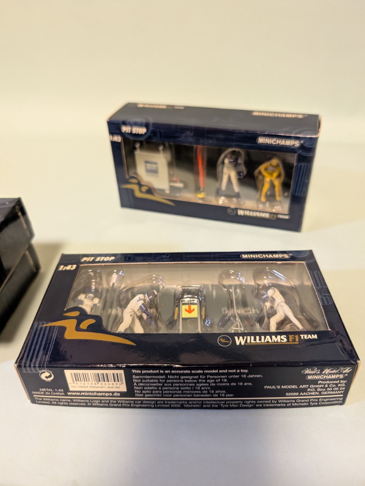 ピットクルーフィギュア 1/43 ミニチャンプス ウィリアムズ