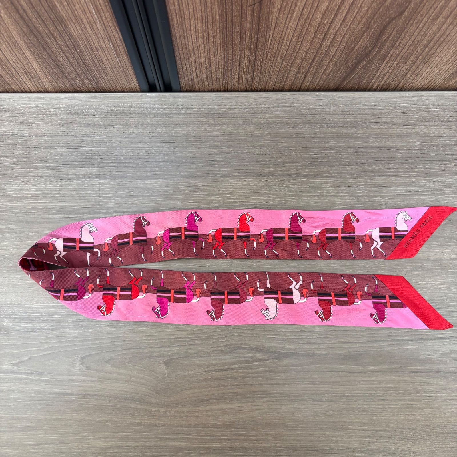⭐️美品⭐️ エルメス ロカバール ツイリースカーフ ピンク HERMES エルメス ツイリー ロカバール ROCABAR スカーフ シルク