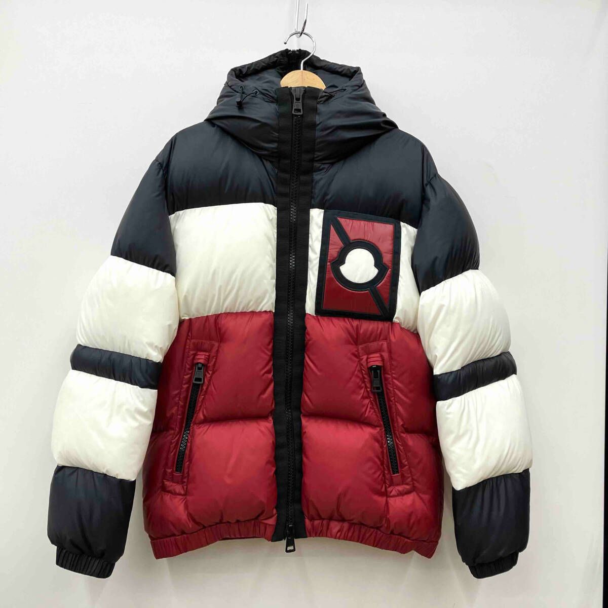 MONCLER モンクレール ダウンジャケット マルチカラー 5 GENIUS ジーニアス インポートブランド D209H4030900 ルーマニア製  サイズ3 - メルカリ