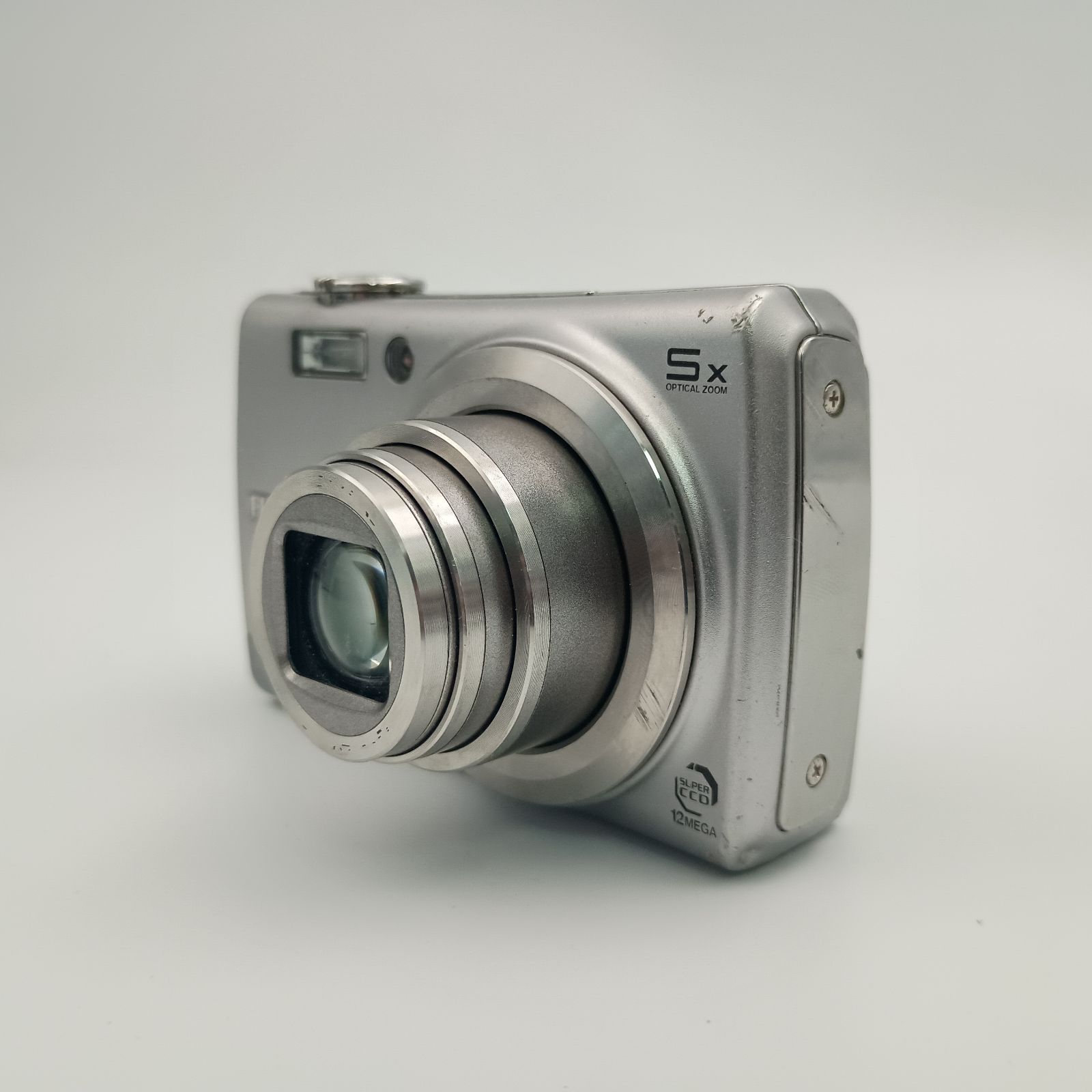 FUJIFILM FINEPIX F100 fd COMPACT DIGITAL CAMERA SILVER