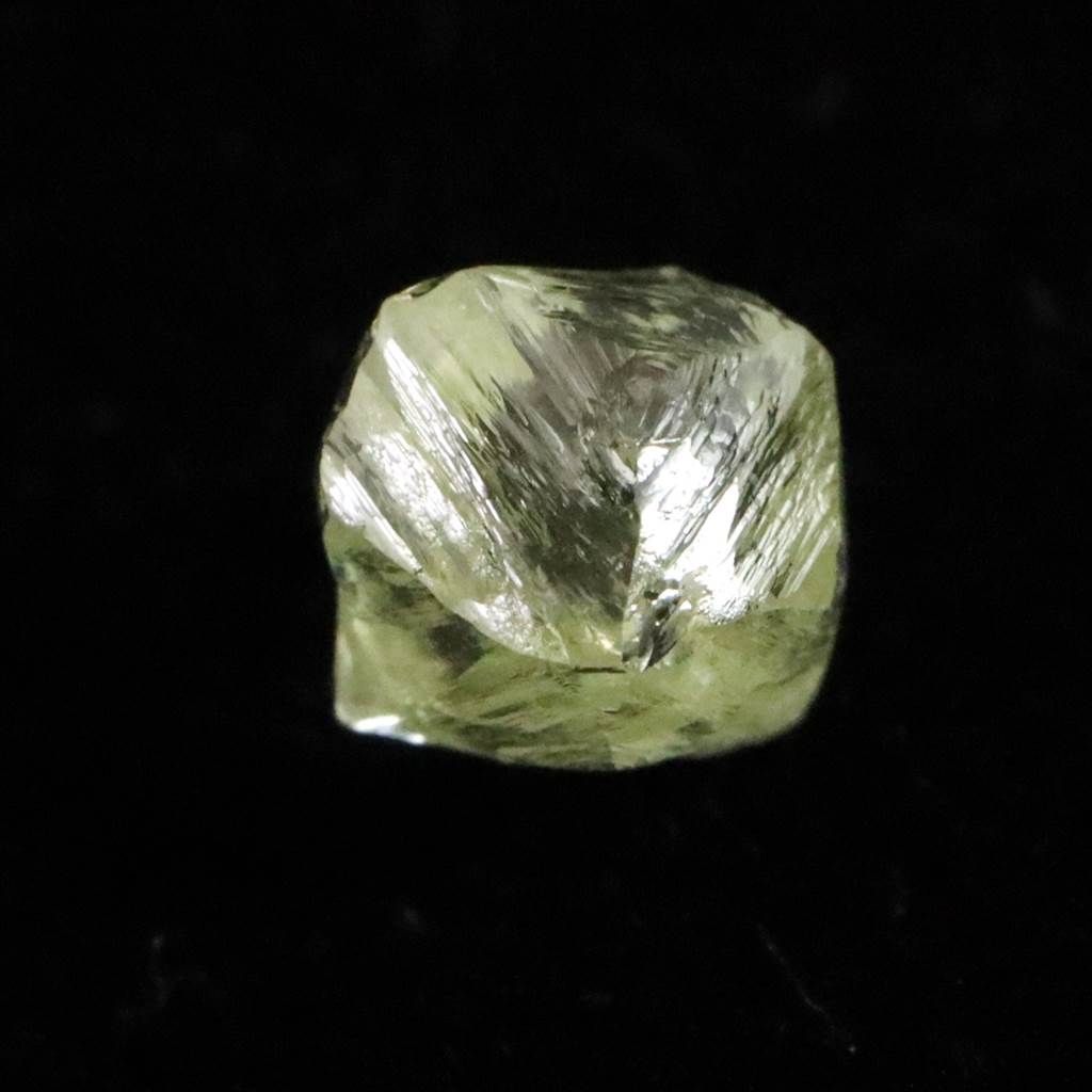 天然ダイヤモンド 原石 ラフ ルース Yellow 八面体 ソーヤブル 0.54ct