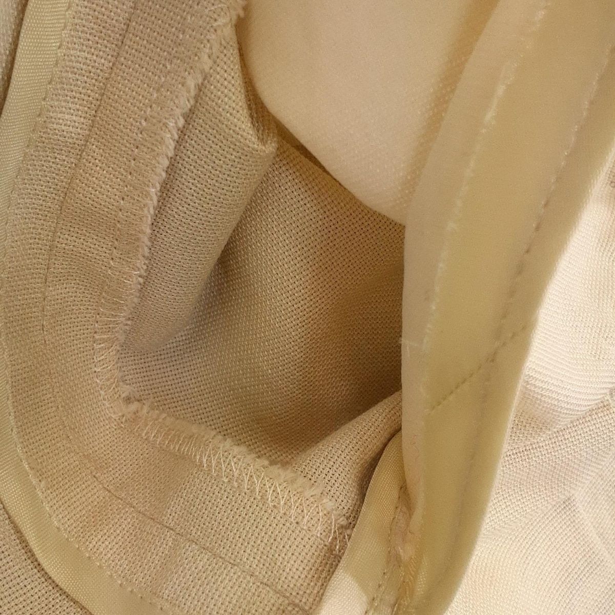 - アイボリー×黒×マルチ