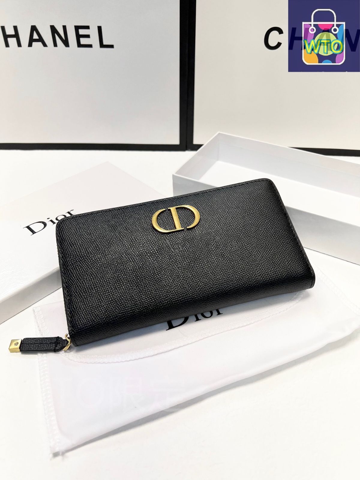 【格安・新品】総額15,000円以上★Dior★まとめ売り！おまけ付き 今日特価】DIOR 人気爆発のモノジップクラッチ！送料無料で今の