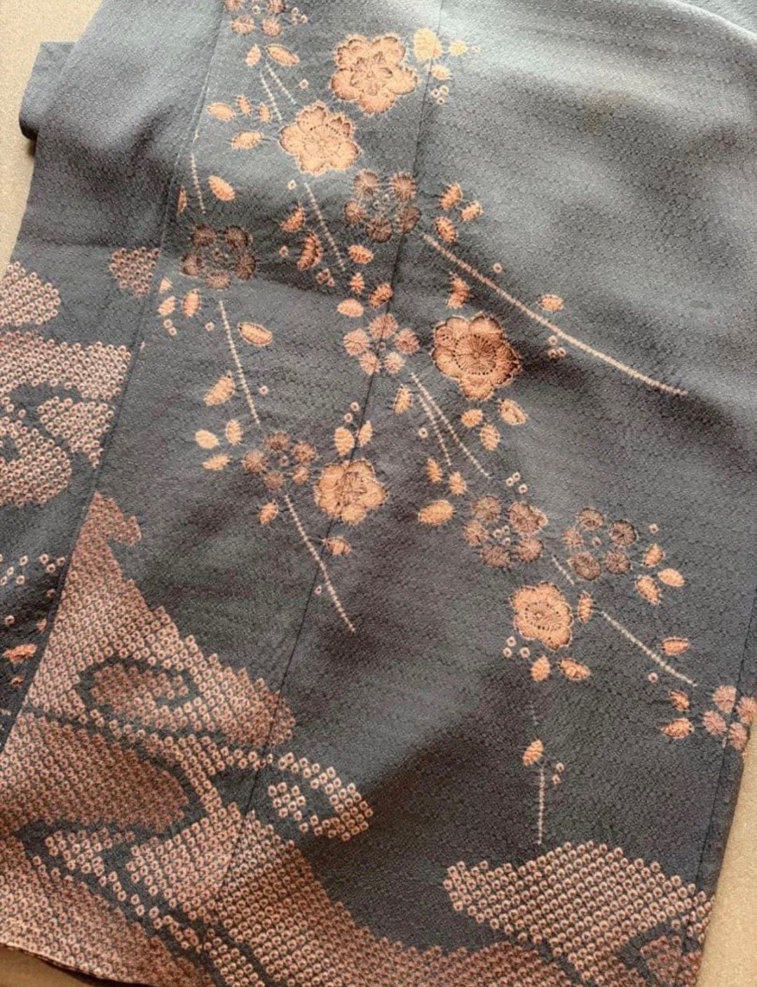 着物 付下げ 袷 辻ヶ花 グレー×ピンク 一つ紋